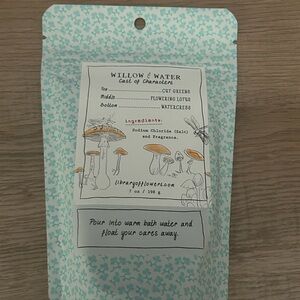Margot Elena Willow & Water Bath Soak - Floral Mint Pouch